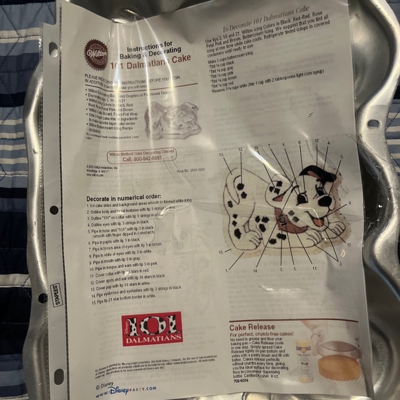 VINTAGE 101 DALMATIONS CAKE PAN - Picture 2 of 2